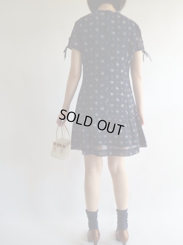 画像3: ★紺地にお花とチョウチョ柄ワンピ