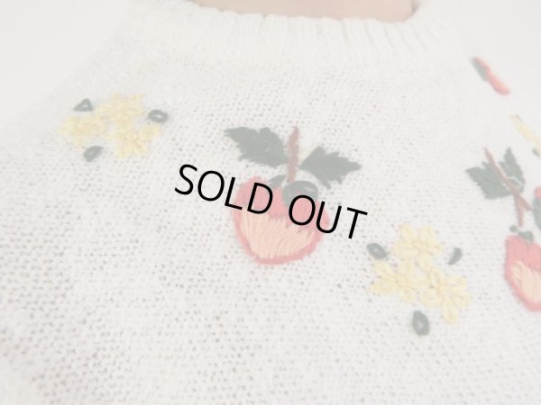 画像4: ★未使用*苺とお花刺繍ニット