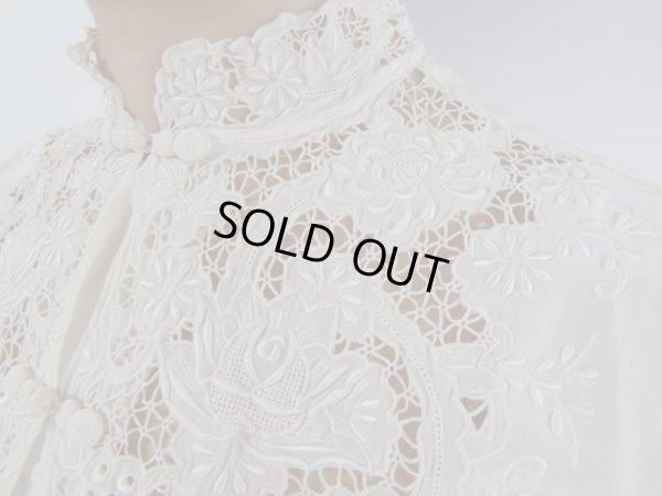 画像5: ★未使用*シルク製お花刺繍の極上ブラウス