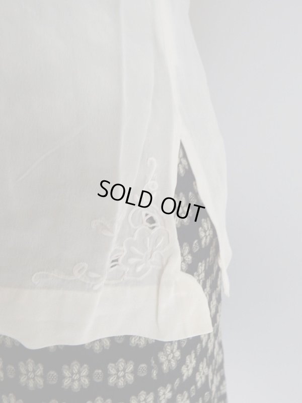 画像7: ★未使用*シルク製お花刺繍の極上ブラウス