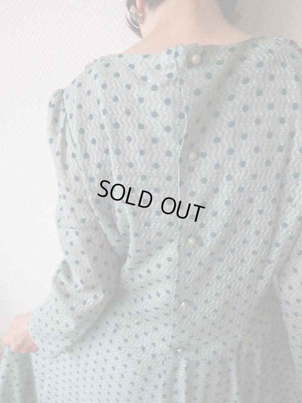 画像10: ★襟元フェイクパールビーズ細工の水玉ワンピ