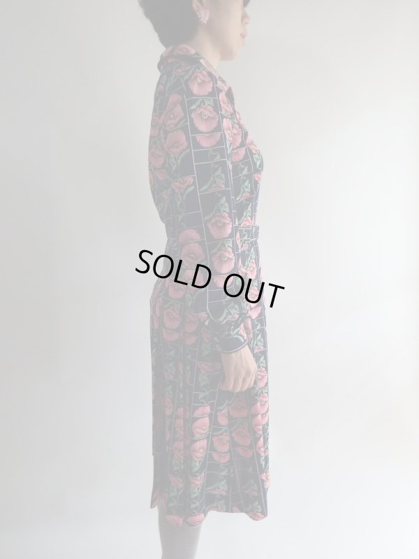 画像4: ★お仕立て品*紺地にレトロなお花柄ワンピ