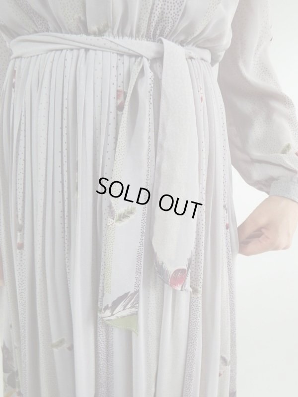 画像9: ★ボタニカル柄の透け感素材ワンピ