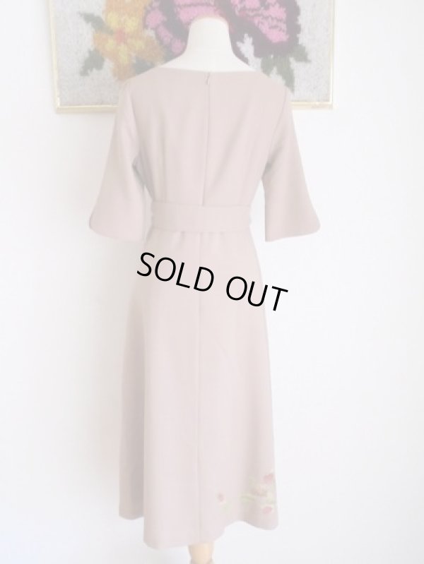 画像7: お花ステッチのクラシカルワンピ