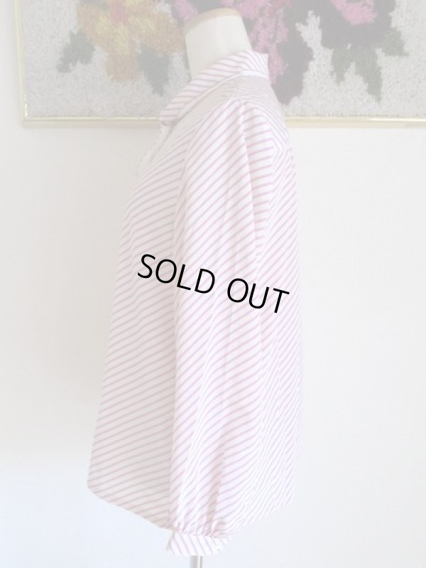 画像5: ピンクのストライプ柄ブラウス