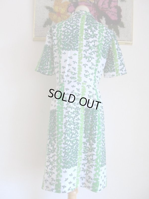 画像7: 白地に緑の葉っぱ柄ワンピ