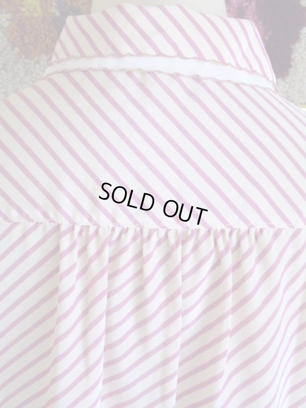 画像7: ピンクのストライプ柄ブラウス