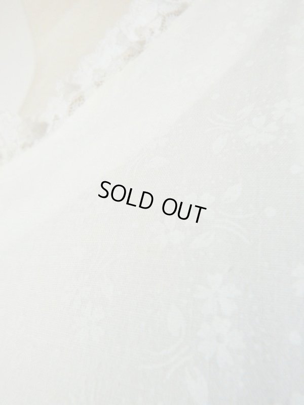 画像8: お花柄のレースフリルワンピ