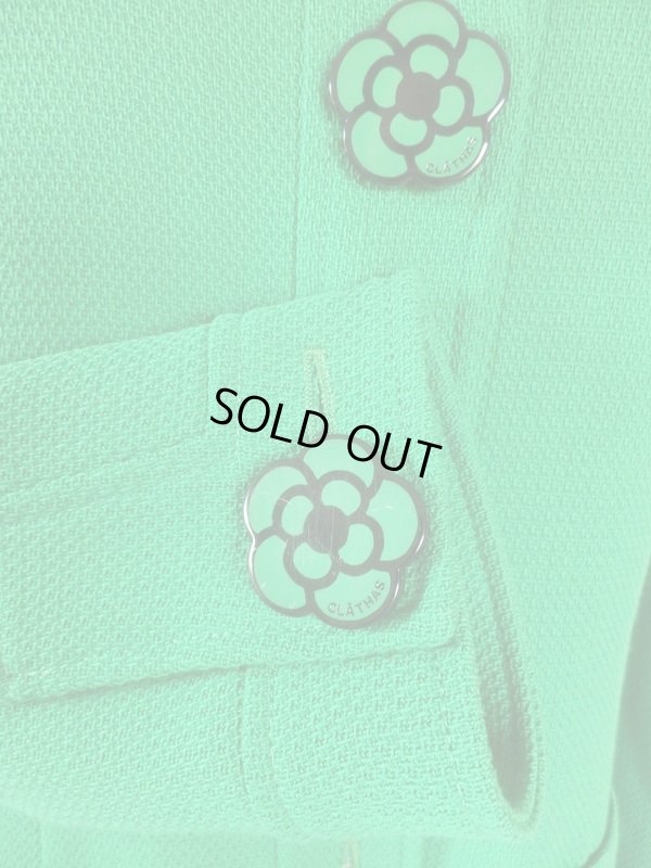 袖口ボタンに少々傷あり