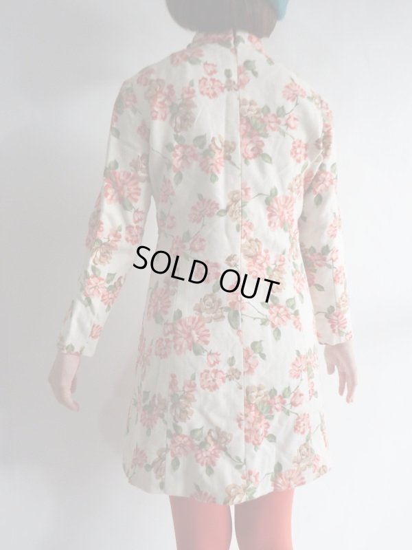 画像6: 白地にオレンジ花柄のハイネックワンピ【送料無料】