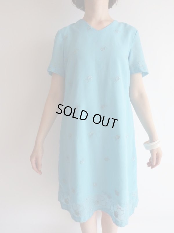 画像4: お仕立て品*お花刺繍のキレイな水色ワンピ【送料無料】