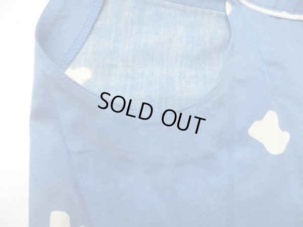 右脇下辺りにうっすら色ムラあり