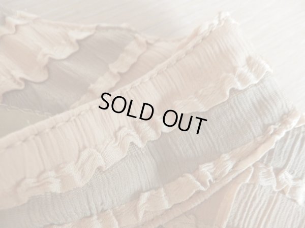 前身左襟部分に点汚れあり