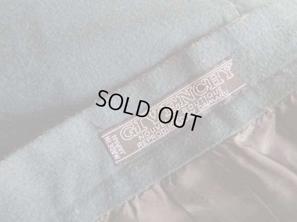 画像3: GIVENCHYで女性らしく