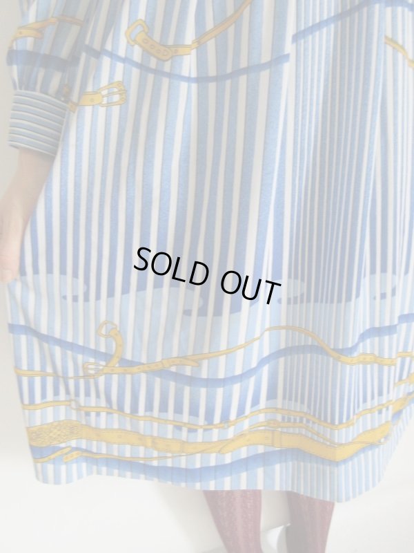 画像8: 黄色いベルト柄のワンピース