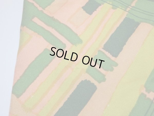 前身スカート左側に薄汚れあり