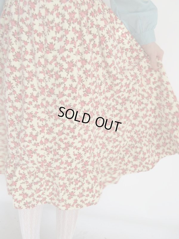 画像11: 夢見る花柄ベロア系エプロンワンピース