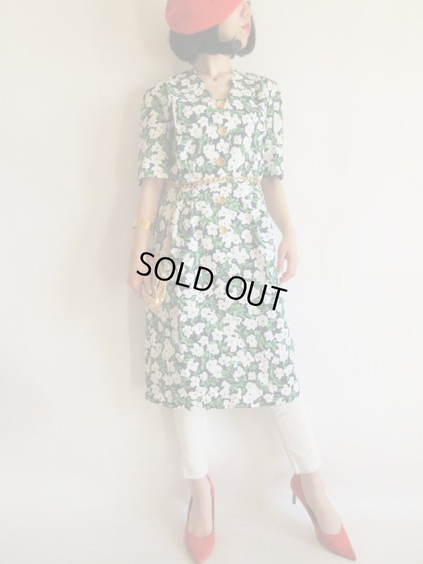 画像3: スカラップ襟の白花模様に夢中