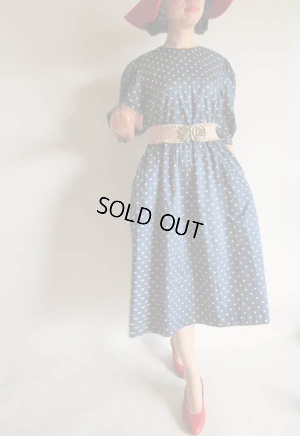 画像3: 上品ネイビーに水玉のパフスリーブワンピ【送料無料】
