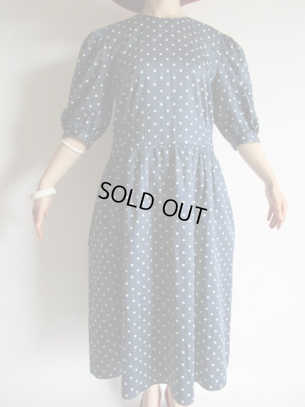 画像4: 上品ネイビーに水玉のパフスリーブワンピ【送料無料】