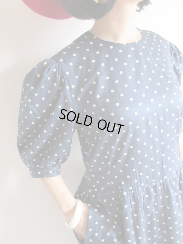 画像8: 上品ネイビーに水玉のパフスリーブワンピ【送料無料】