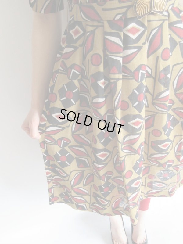 画像9: 未使用*切り絵風カラシ色ワンピース