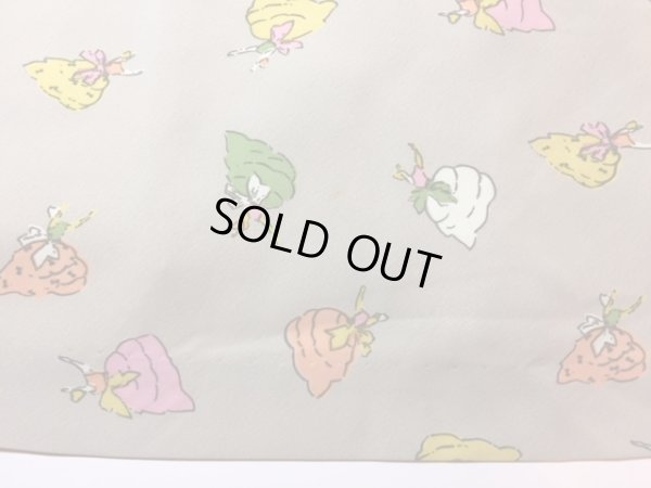 後身裾上にうっすらシミあり