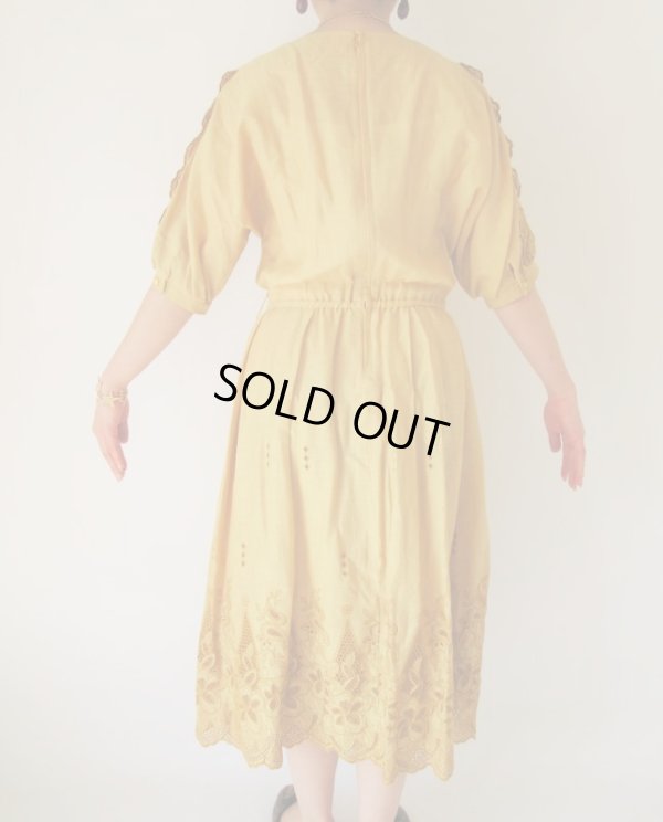 画像5: 存在感を放つ刺繍