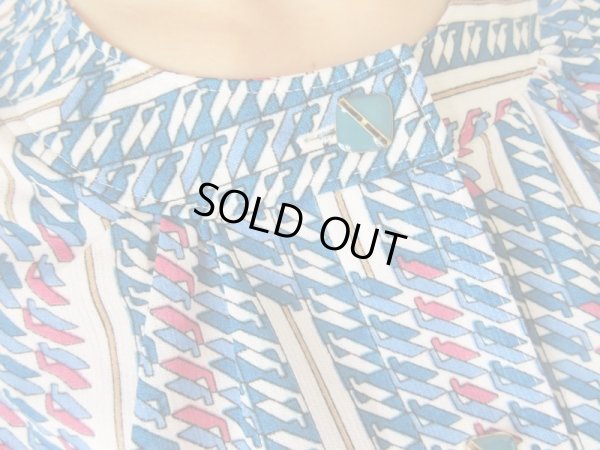 画像6: レトロデザインの変形ストライプのワンピース