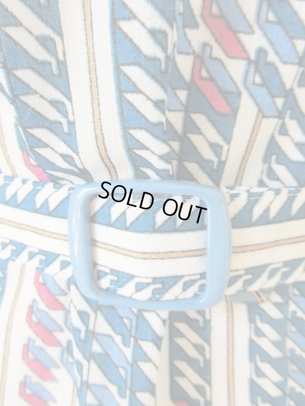 画像8: レトロデザインの変形ストライプのワンピース