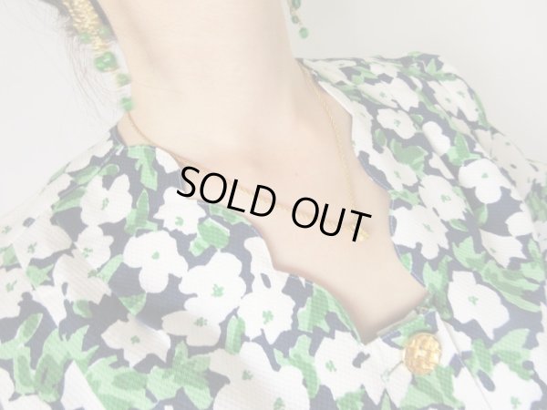 画像4: スカラップ襟の白花模様に夢中