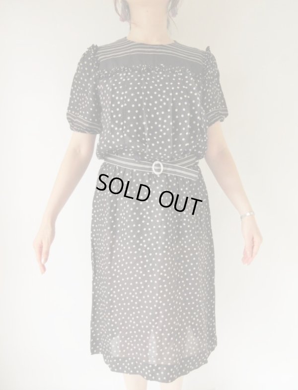 画像4: 赤いリップと一緒に