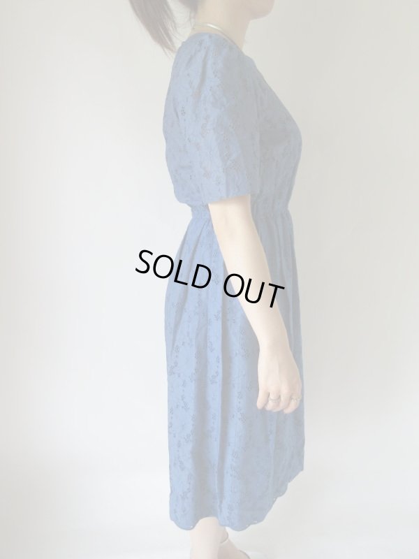 画像4: お花刺繍のワンピース