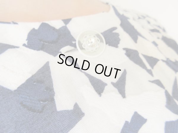 画像8: ネイビー×ホワイトで永遠のお嬢さまスタイル