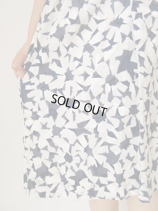 画像10: ネイビー×ホワイトで永遠のお嬢さまスタイル