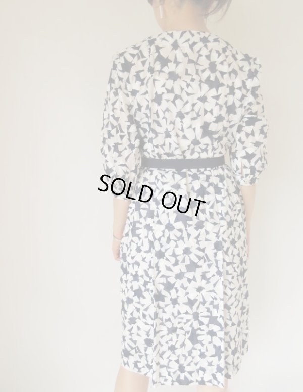 画像6: ネイビー×ホワイトで永遠のお嬢さまスタイル