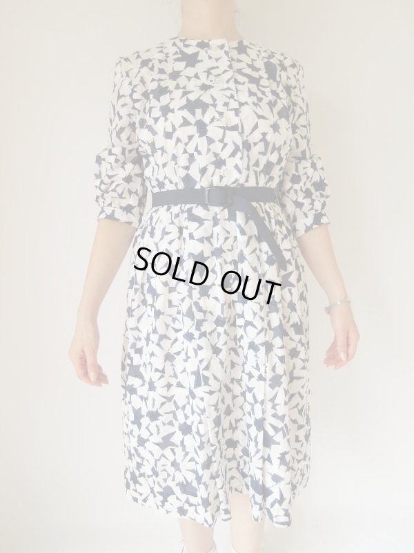 画像4: ネイビー×ホワイトで永遠のお嬢さまスタイル