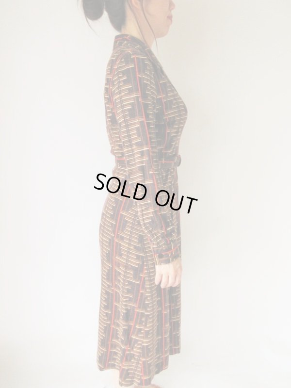 画像4: オレンジのラインがワンポイントに