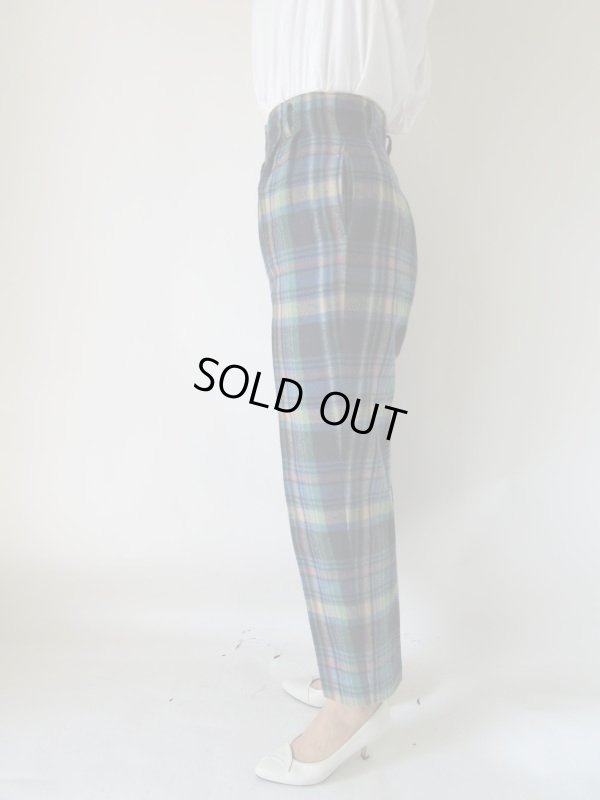 画像4: 美シルエットのチェック柄テーパードパンツ