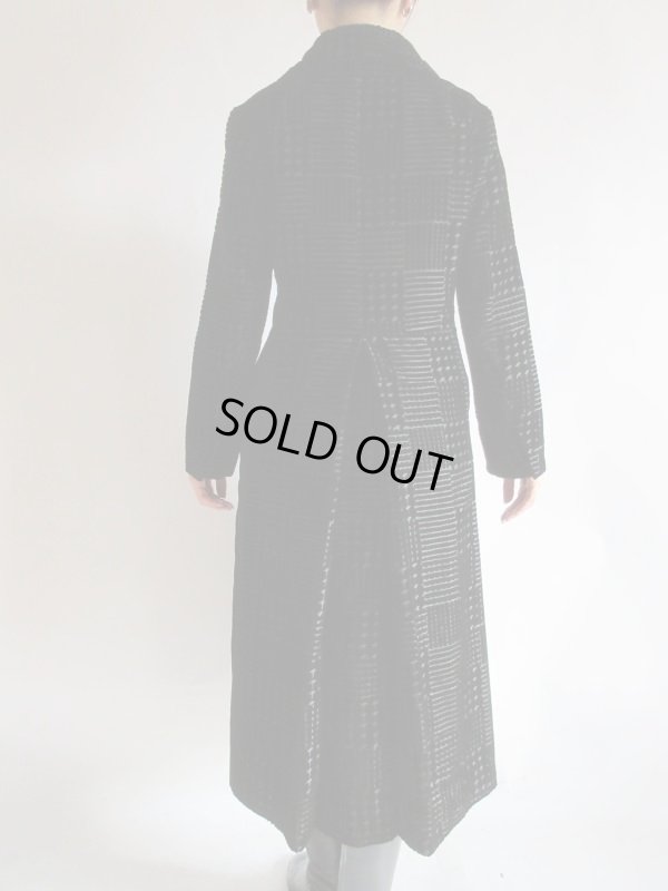 画像5: 軽い着心地のブラックカラーコート