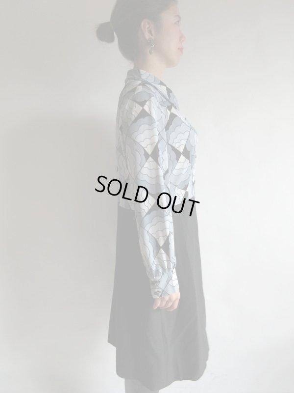 画像4: レトロ柄×ブラック無地の長袖ワンピ