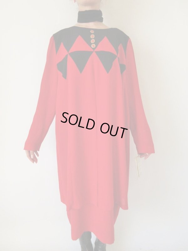 画像4: 未使用*黒色三角柄の赤色ふんわりワンピース