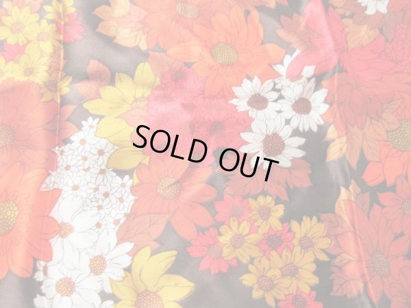 画像5: レトロチャーミングな花柄のスカーフ