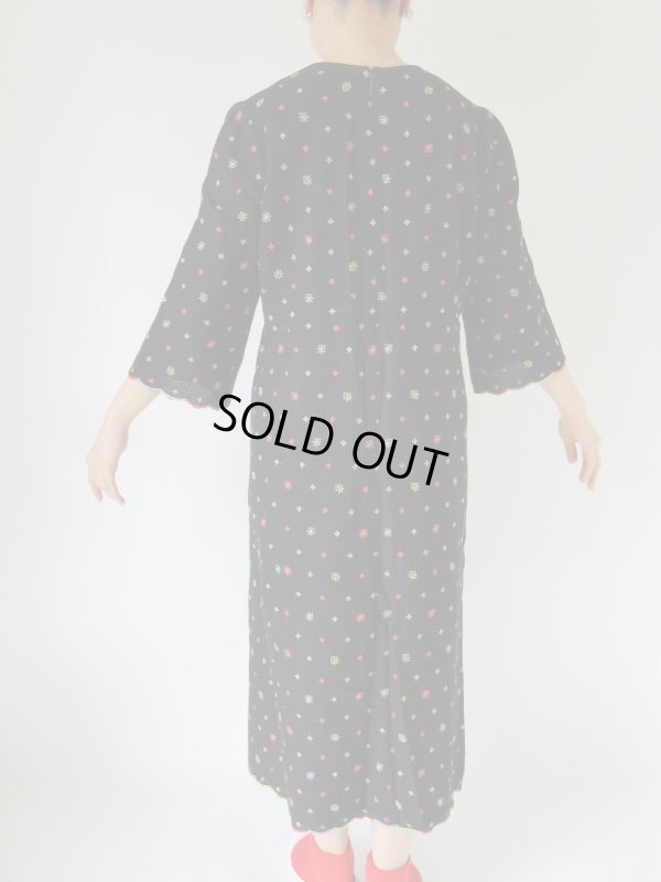 画像5: お仕立て品*カラフル花柄刺繍ワンピース