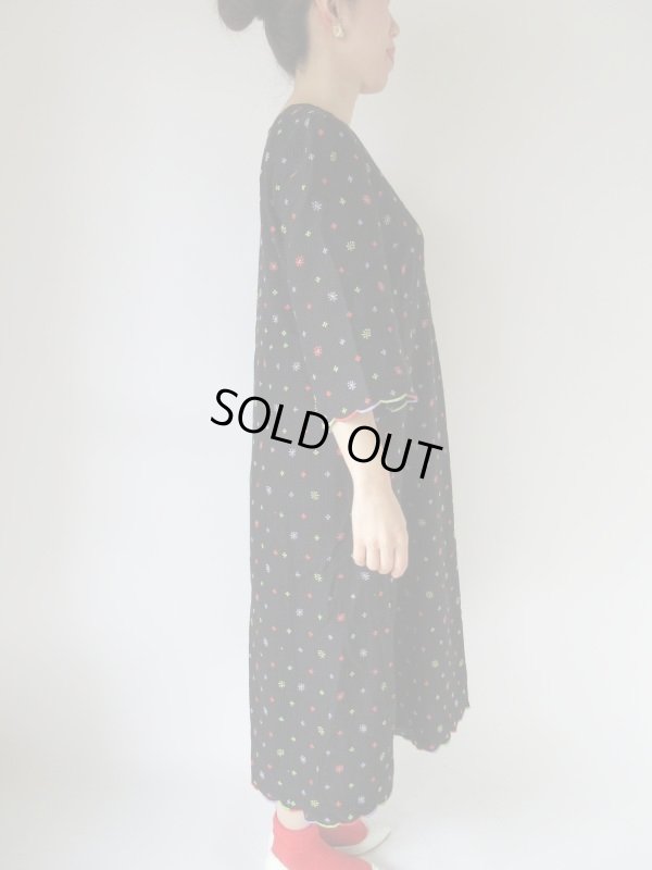 画像4: お仕立て品*カラフル花柄刺繍ワンピース