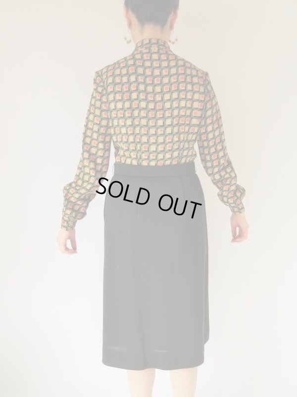 画像5: 幾何学スクエアー柄のボウタイワンピース