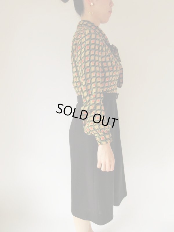 画像4: 幾何学スクエアー柄のボウタイワンピース