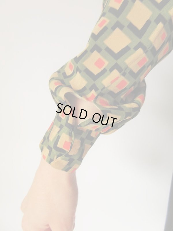 画像9: 幾何学スクエアー柄のボウタイワンピース