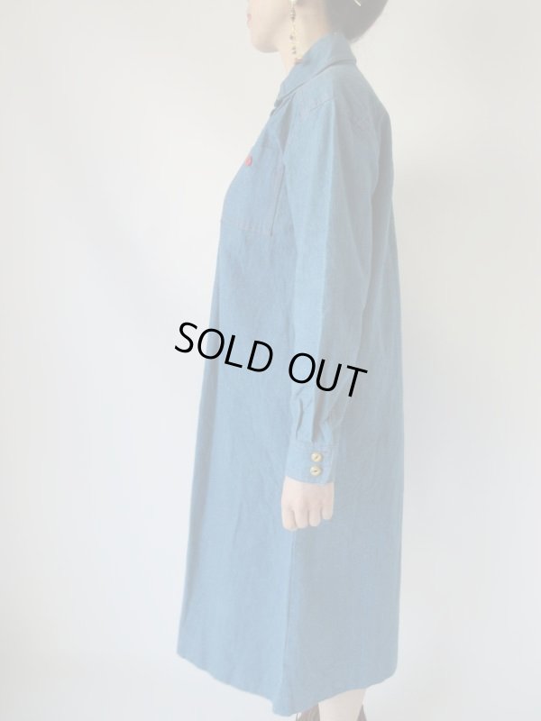 画像3: 赤のワンポイントのゆったりワンピース