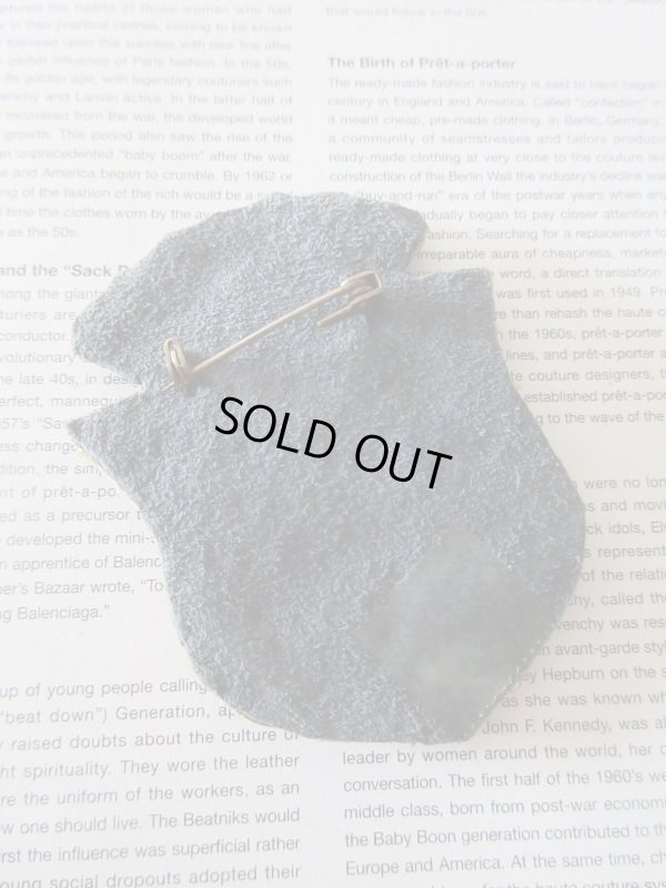 画像7: 豪華装飾のエンブレムブローチ